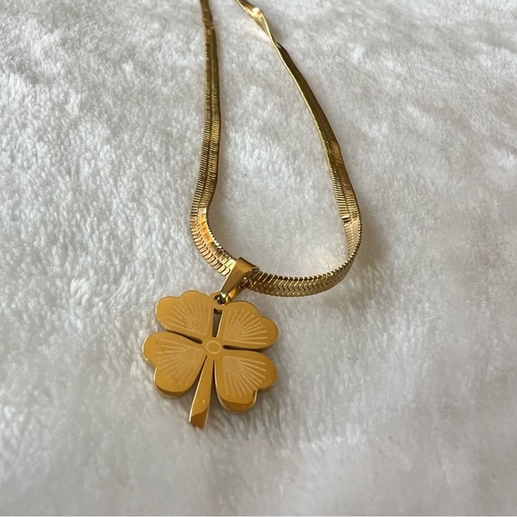18K Gold Plated Necklace & Bracelet in Set, Four-Clover Leaf Stainless Steel-NEW - Picture 6 of 12